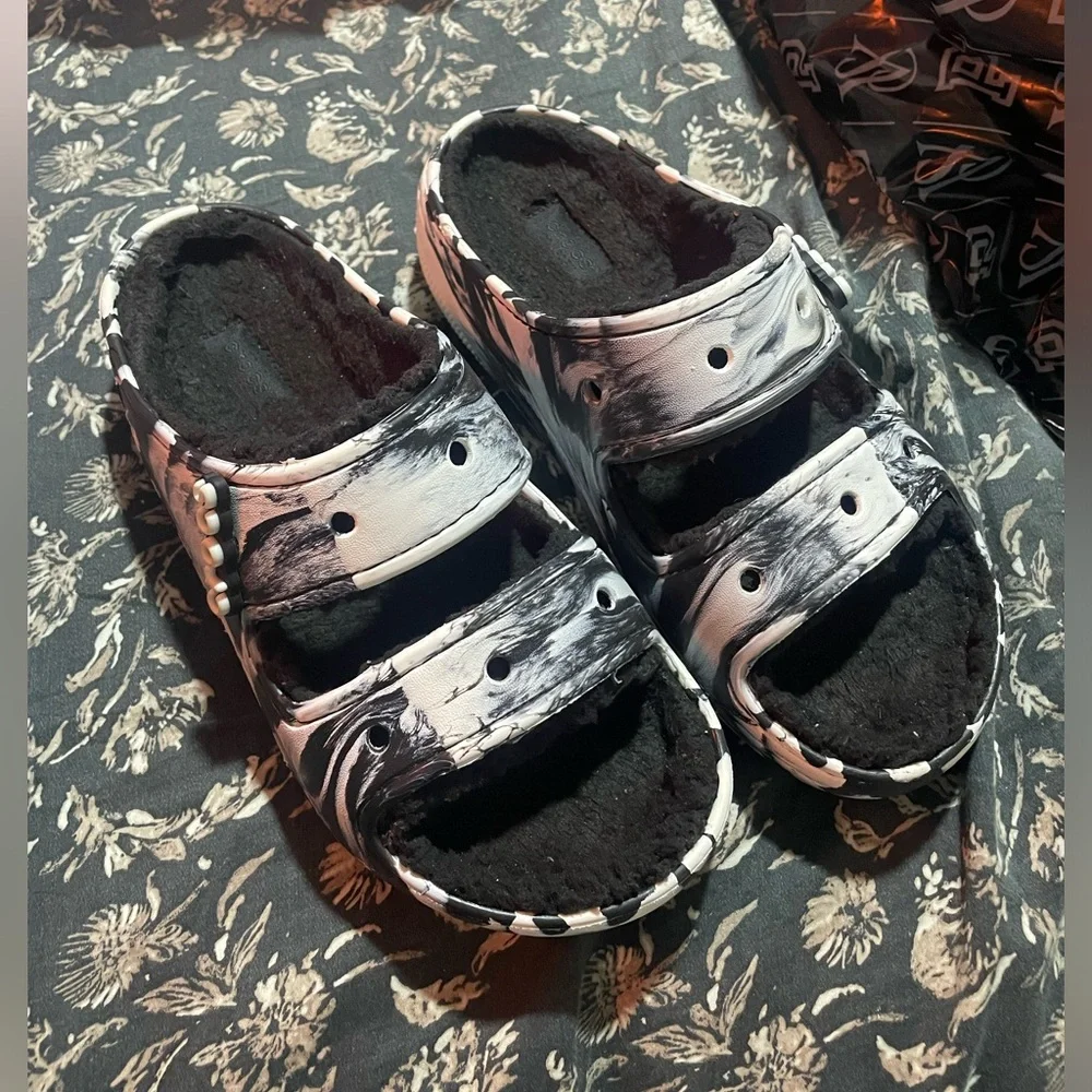 Crocs - Picture 2 of 3